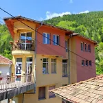 за гости вени-ев 3* Devin