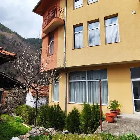 за гости вени-ев Guest house Devin