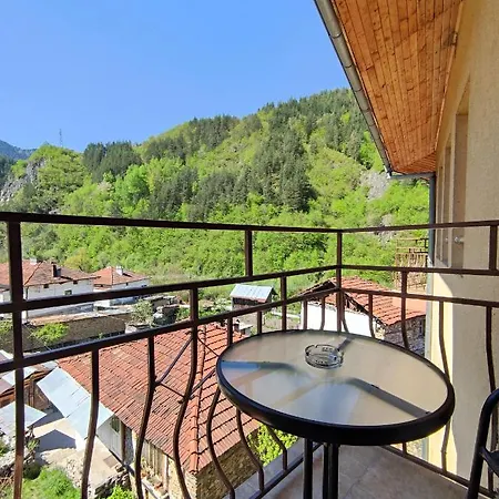 за гости вени-ев Guest house Devin
